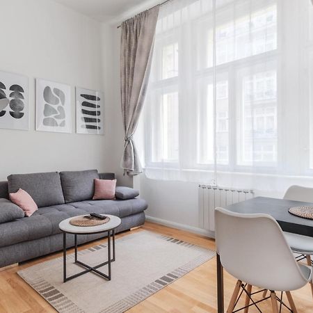 Luminous Apartment For 2 Near Wenceslas Square By Prague Days Luaran gambar
