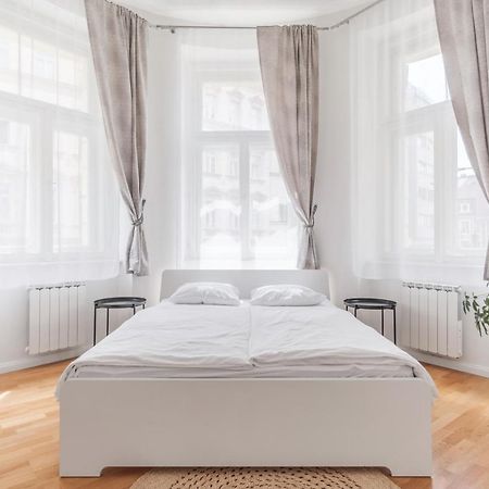 Luminous Apartment For 2 Near Wenceslas Square By Prague Days Luaran gambar