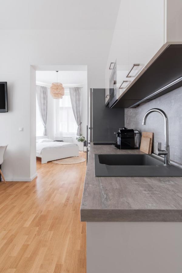 Luminous Apartment For 2 Near Wenceslas Square By Prague Days Luaran gambar