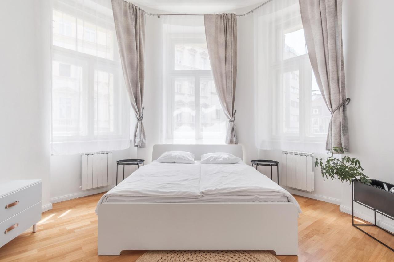 Luminous Apartment For 2 Near Wenceslas Square By Prague Days Luaran gambar