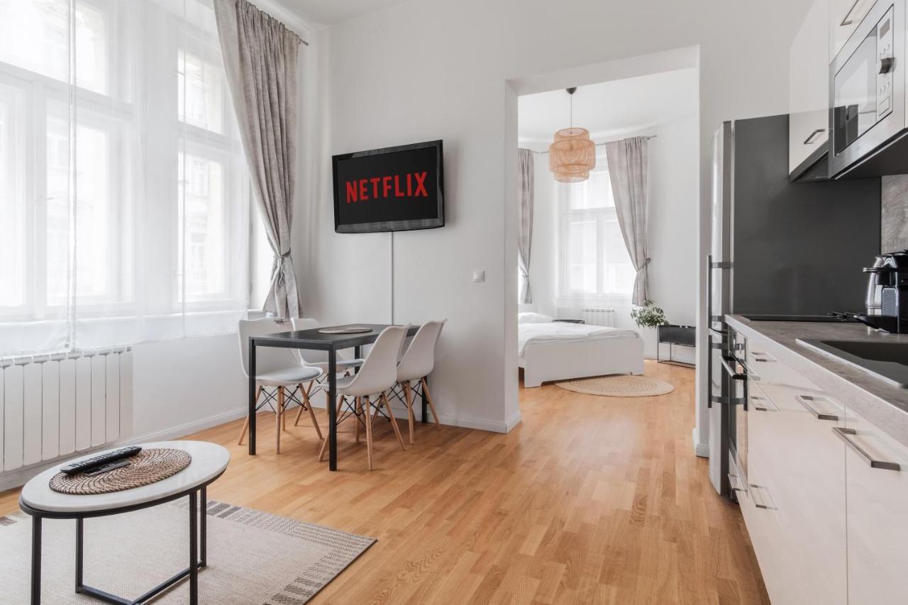 Luminous Apartment For 2 Near Wenceslas Square By Prague Days Luaran gambar